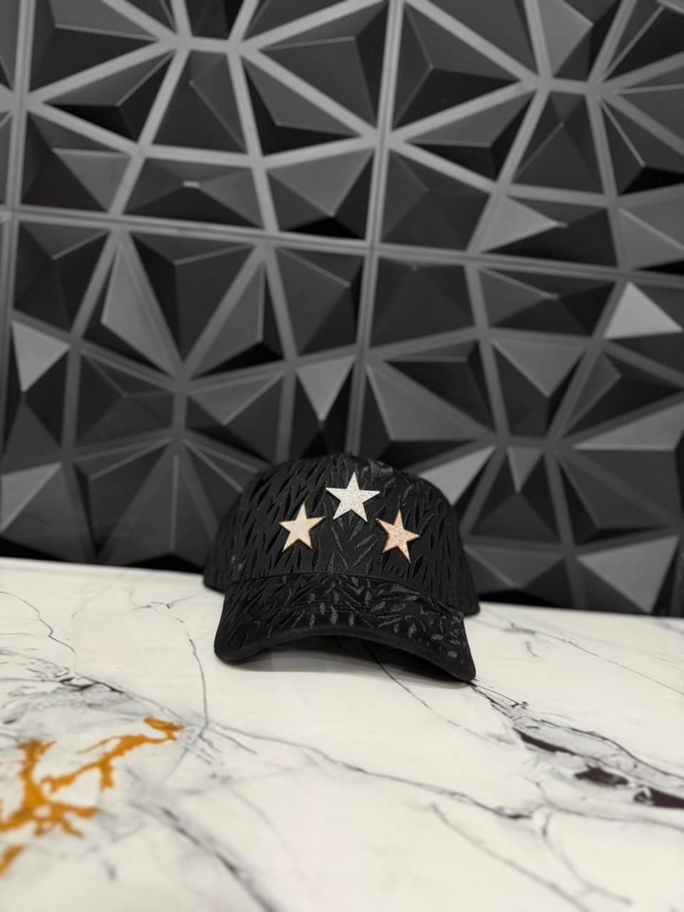 Gorra Tres Estrellas Negra